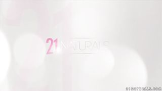 Lilu Moon - Bare Without Shame