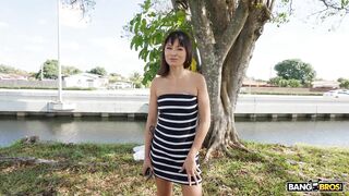 Asian babe wants it in her asshole