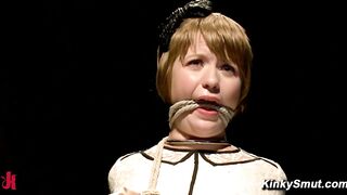 Aiden Starr Dominates Captive Alani Pi