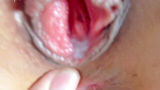 Straßenflittchen in Leggings und Latex gefickt